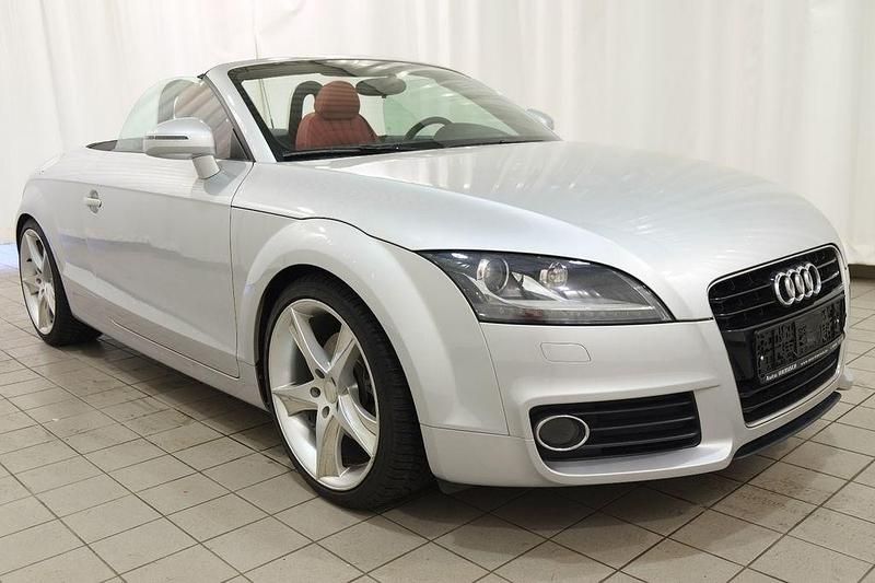 Silber Gebraucht 2010 Audi TT Roadster Exclusive Cabrio | 10.500 € (Guter Preis) - Bild 1/4