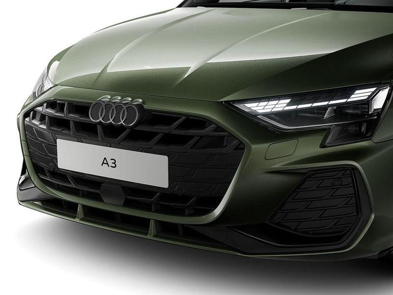 Neu Audi A3 S-Line 150 PS (110 kW) 2025 Distriktgrün metallic Kombi