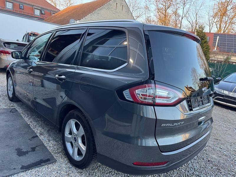 Gebraucht Ford Galaxy Titanium 160 PS (117 kW) 2017 Grau Van / Kleinbus