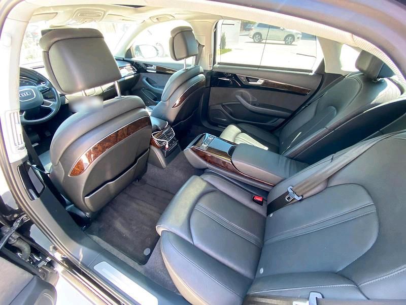 Second-hand Audi A8L 333 CP (244 kW) 2014 Negru Berlinǎ