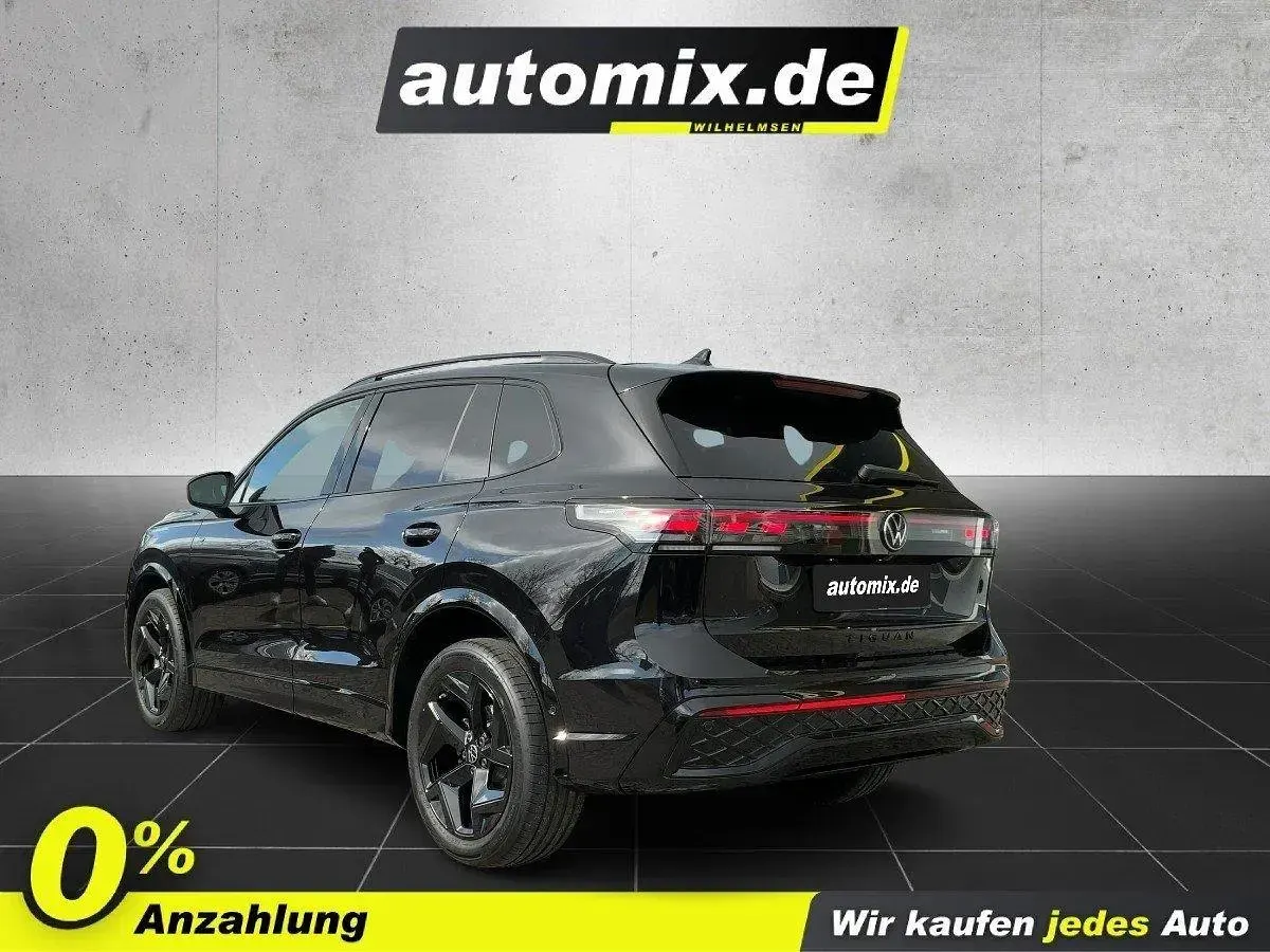 Gebraucht VW Tiguan R-line 193 PS (141 kW) 2025 Deep black perleffekt SUV