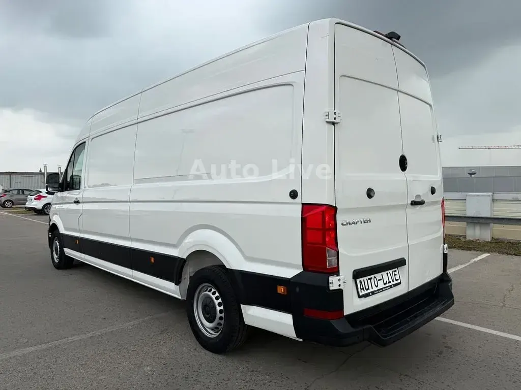 Używany VW Crafter 140 KM (102 kW) 2024 Biały Van