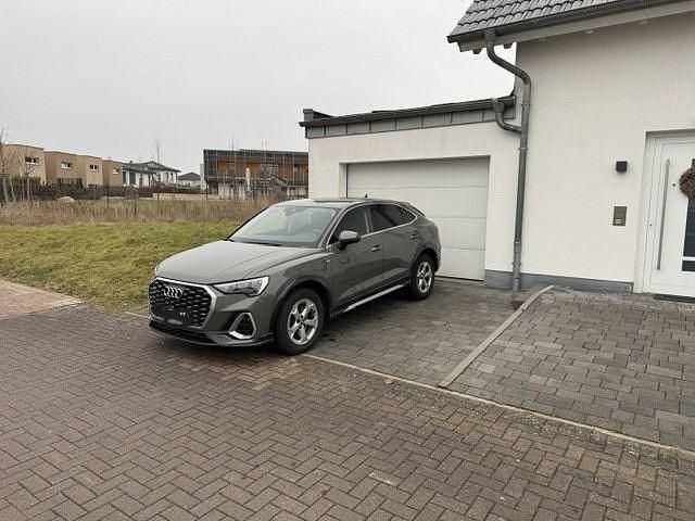 Grau Gebraucht 2021 Audi Q3 Sportback S-Line SUV | 33.900 € (Fairer Preis) - Bild 1/4