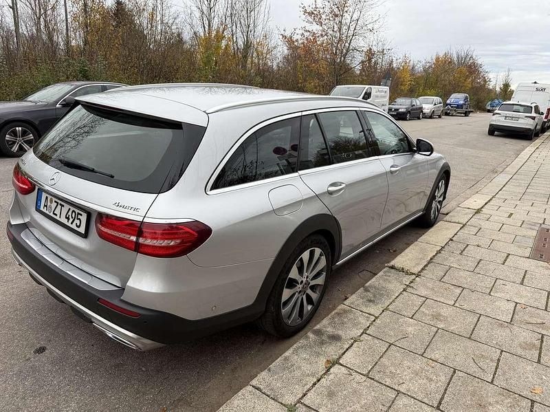 Gebraucht Mercedes E220 All-Terrain 194 PS (142 kW) 2017 Grau Kombi