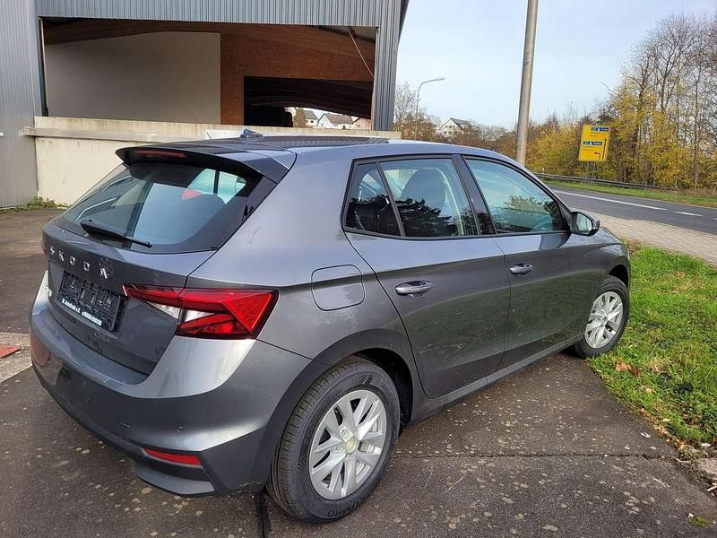 Neu Skoda Fabia Selection 95 PS (69 kW) 2025 Graphitegrau metallic Kleinwagen