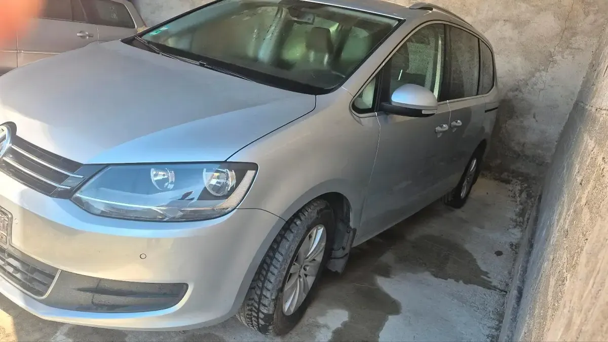 Gebraucht VW Sharan 140 PS (102 kW) 2011 Silber Van / Kleinbus