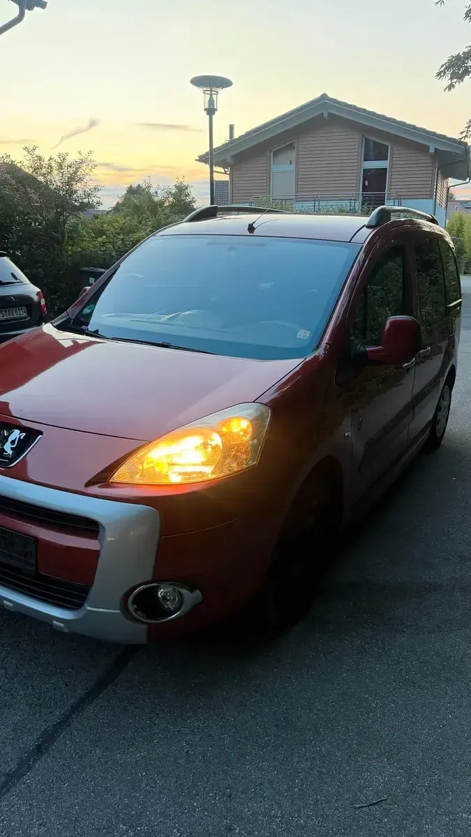 Gebraucht Peugeot Partner Tepee 2009 Rot Van / Kleinbus