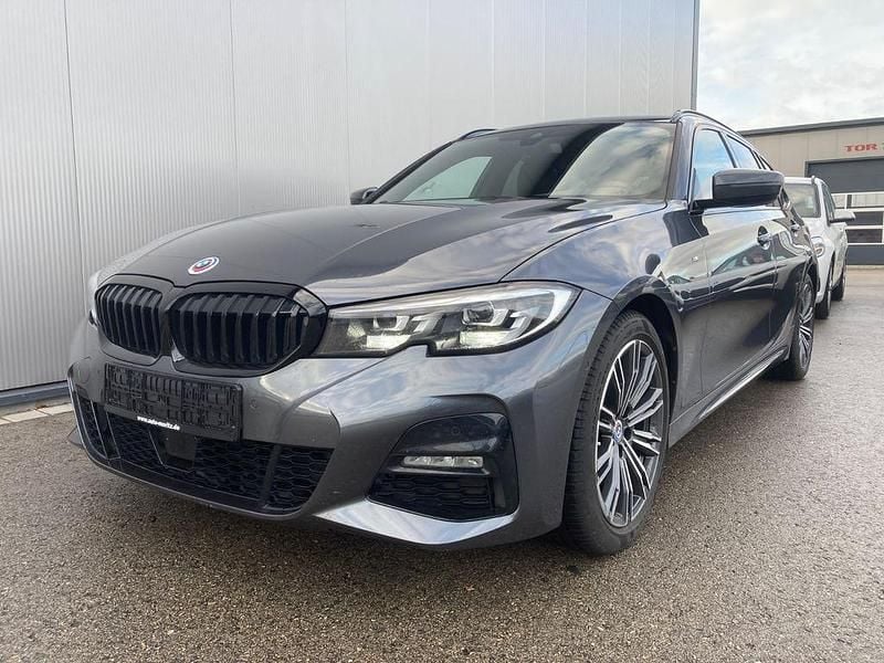 Gebraucht BMW 318 M Sport 150 PS (110 kW) 2022 Grau Limousine