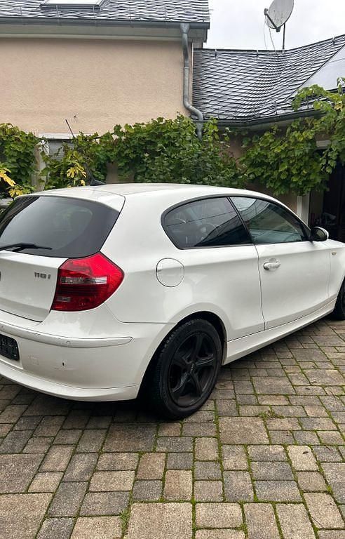 Gebraucht BMW 118 Sport Line 143 PS (105 kW) 2008 Weiß Kleinwagen