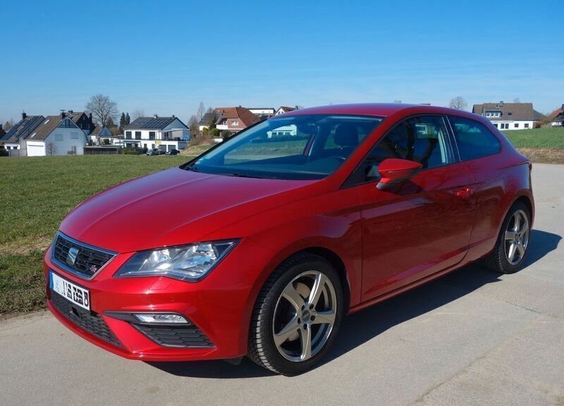 Rot Gebraucht 2018 Seat Leon SC FR Kleinwagen | 16.190 € (Fairer Preis) - Bild 1/4
