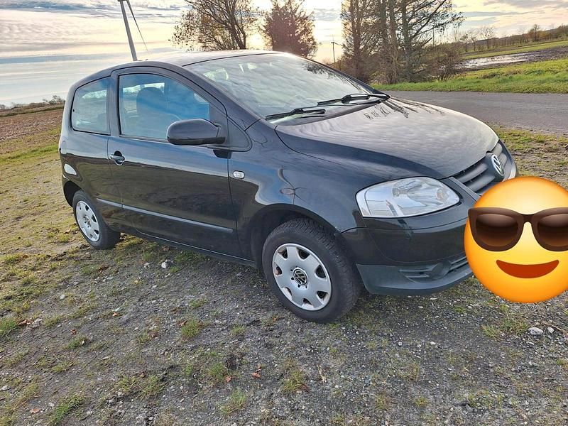 Schwarz Gebraucht 2005 VW Fox Kleinwagen | 790 € (Superpreis) - Bild 1/4