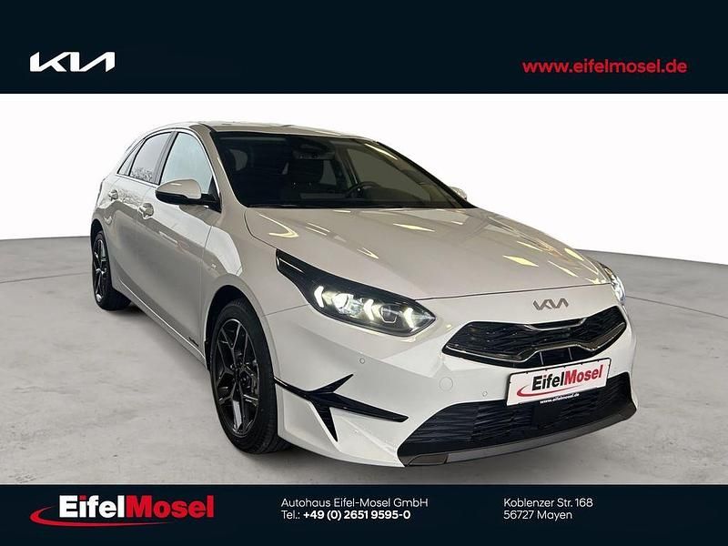 Neu Kia Ceed 140 PS (102 kW) 2026 Weiß Kleinwagen