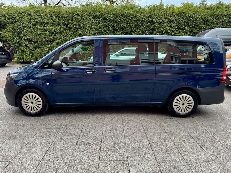 Blau Gebraucht 2021 Mercedes Vito Van / Kleinbus | 24.980 € (Fairer Preis) - Bild 1/4