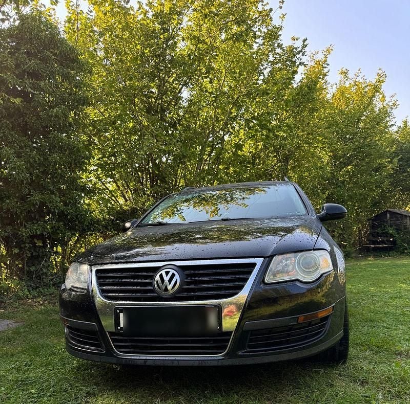 Schwarz Gebraucht 2008 VW Passat Individual Kombi | 4.500 € (Etwas zu teuer) - Bild 1/4