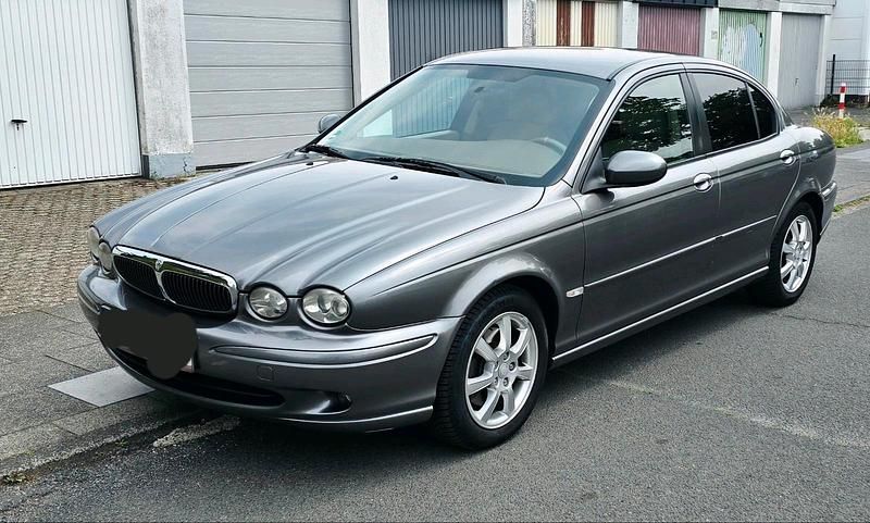 Grau Gebraucht 2006 Jaguar X-type Limousine | 2.500 € (Etwas zu teuer) - Bild 1/4