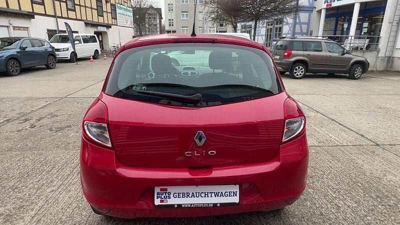 Gebraucht Renault Clio IV 75 PS (55 kW) 2012 Rot Kleinwagen