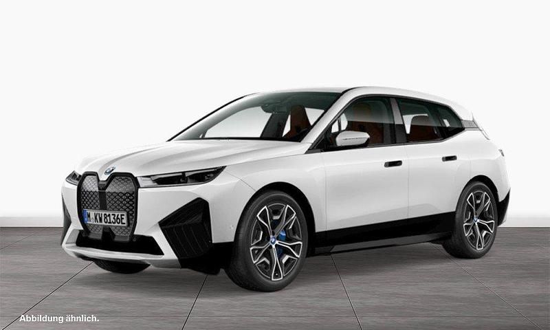 Weiß Gebraucht 2023 BMW iX Sport Line SUV | 44.890 € (Superpreis) - Bild 1/3