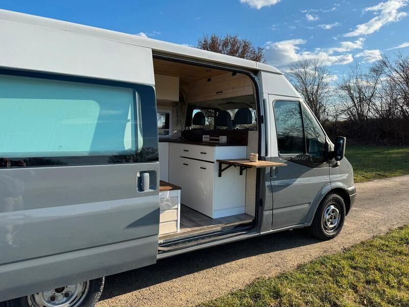 Weiß Gebraucht 2009 Ford Transit Van / Kleinbus | 19.999 € - Bild 1/4