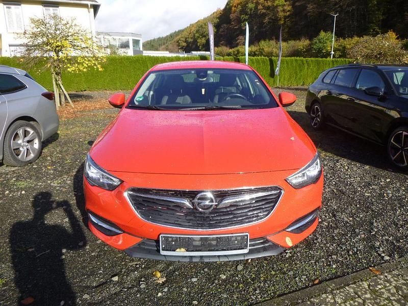 Gebraucht Opel Insignia Innovation 170 PS (125 kW) 2017 Rot Limousine