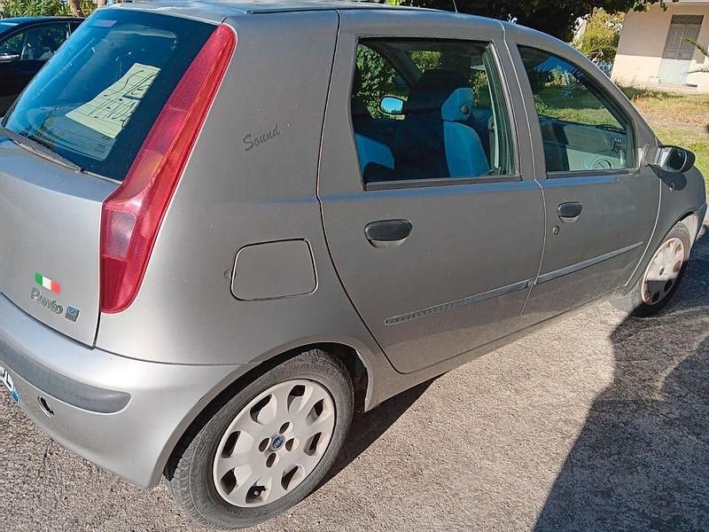 Gebraucht Fiat Punto 60 PS (44 kW) 2000 Silber Kleinwagen