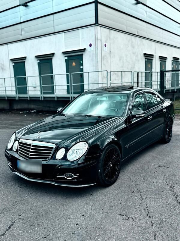 Gebraucht Mercedes E270 Avantgarde 225 PS (165 kW) 2002 Schwarz Limousine