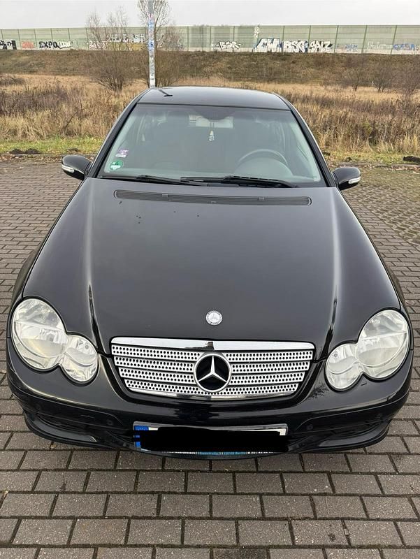 Schwarz Gebraucht 2006 Mercedes C180 Coupé | 1.550 € (Superpreis) - Bild 1/4