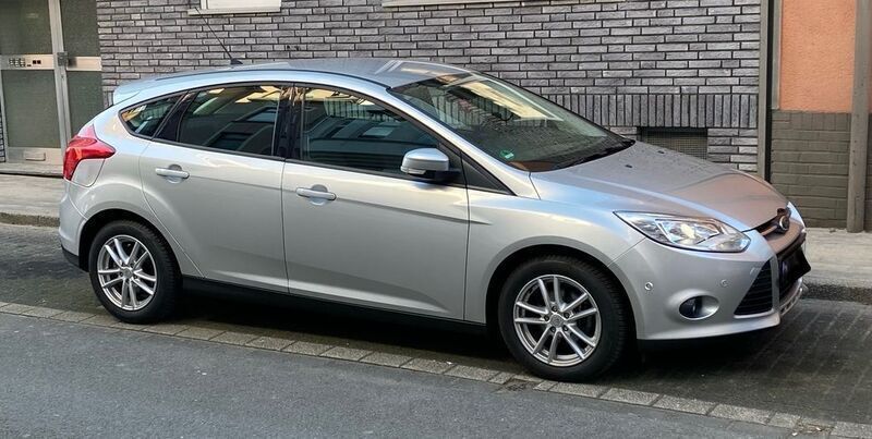 Silber Gebraucht 2014 Ford Focus SYNC Edition Limousine | 4.499 € (Superpreis) - Bild 1/4