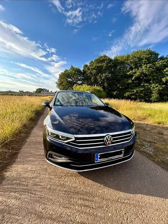Gebraucht VW Passat Elegance 150 PS (110 kW) 2021 Schwarz Kombi
