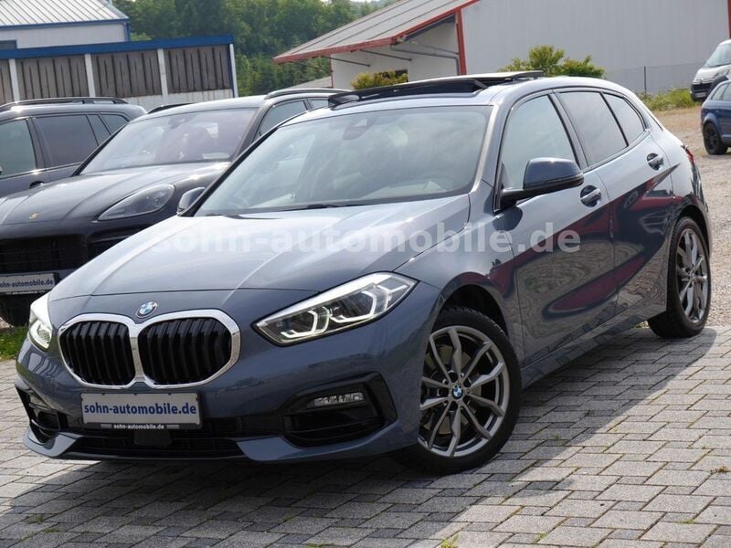 Grau Gebraucht 2024 BMW 120 Sport Line Kleinwagen | 29.999 € (Guter Preis) - Bild 1/4