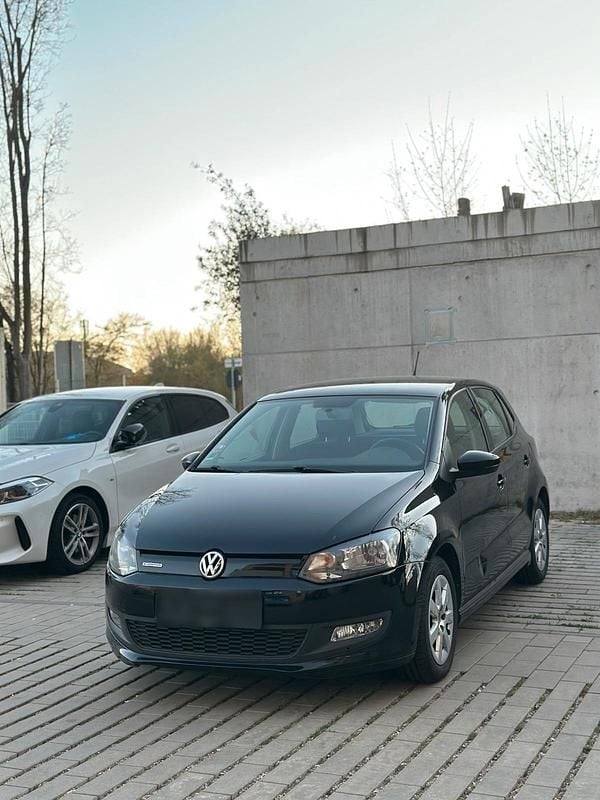 Gebraucht VW Polo 75 PS (55 kW) 2014 Schwarz Limousine