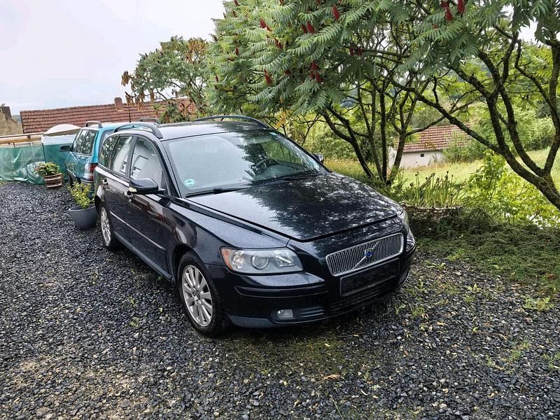 Andere farben Gebraucht 2006 Volvo V50 Kombi | 1.200 € (Fairer Preis) - Bild 1/3