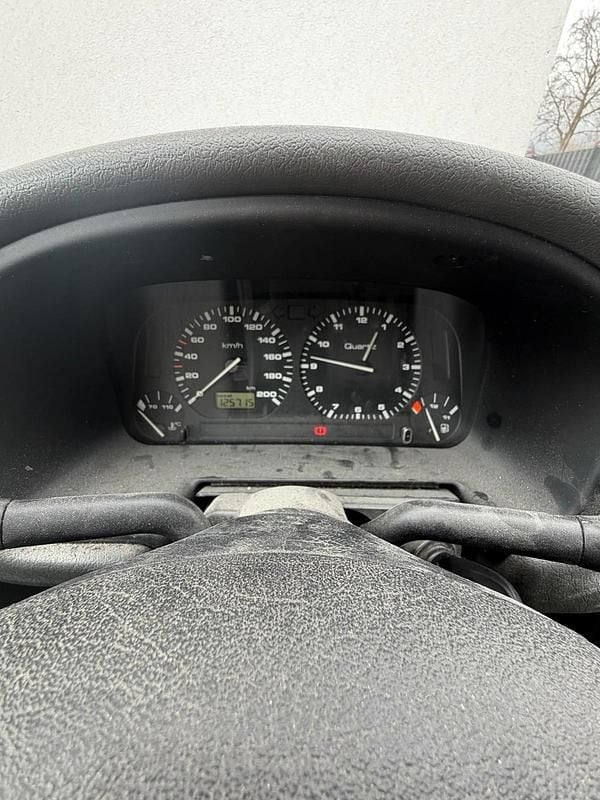 Gebraucht VW Caddy 75 PS (55 kW) 1999 Weiß Van / Kleinbus