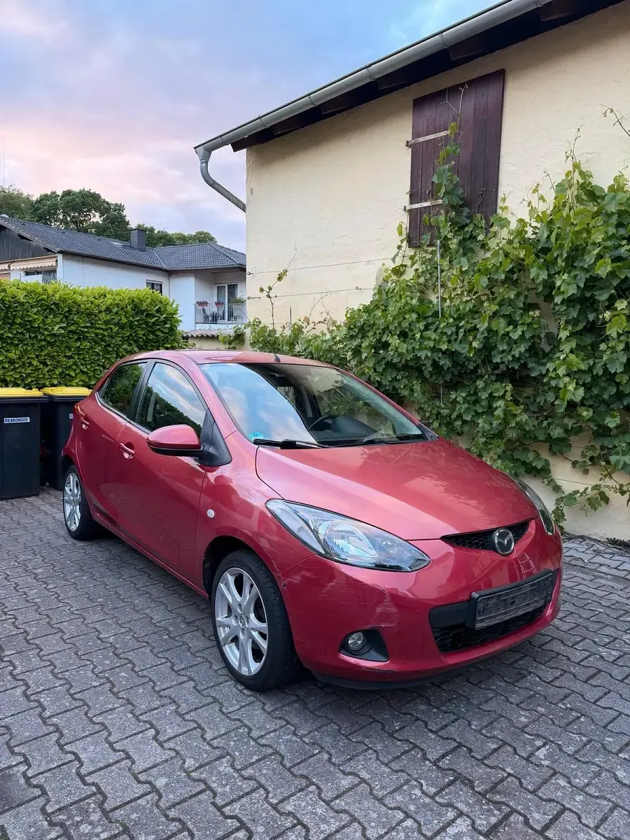 Gebraucht Mazda 2 75 PS (55 kW) 2008 Rot Kleinwagen