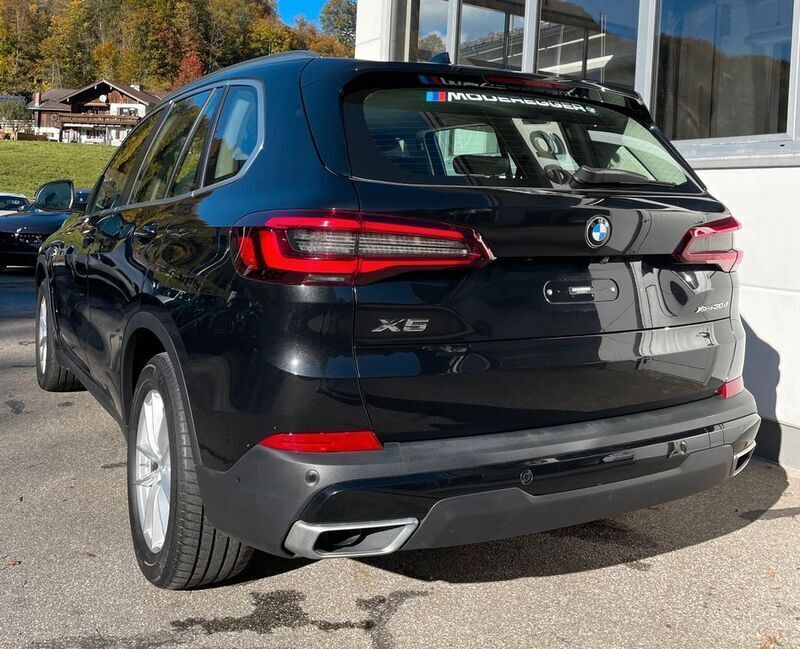 Gebraucht BMW X5 Sport Line 265 PS (194 kW) 2020 Black sapphire metallic SUV