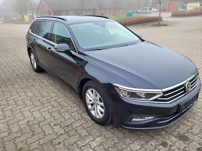 Gebraucht VW Passat 150 PS (110 kW) 2020 Schwarz Limousine