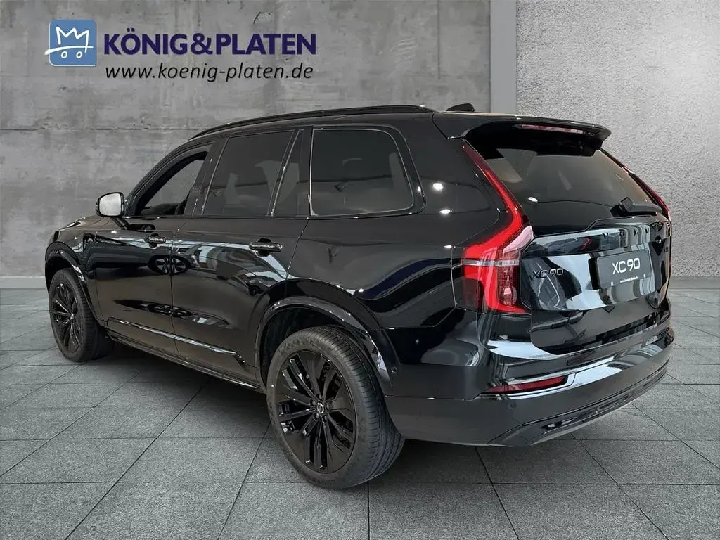 Neu Volvo XC90 Plus 455 PS (334 kW) 2026 Onyx black (schwarz) SUV