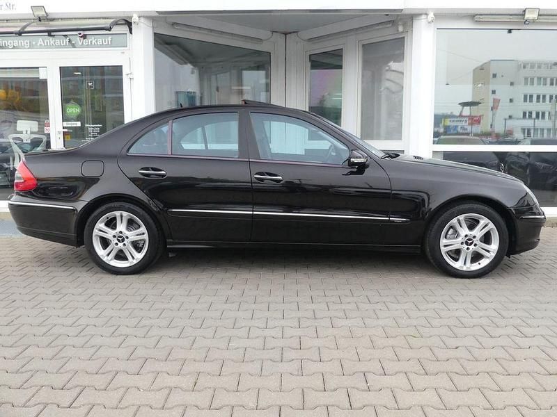Usata Mercedes E280 190 CV (139 kW) 2008 Nero Berlina