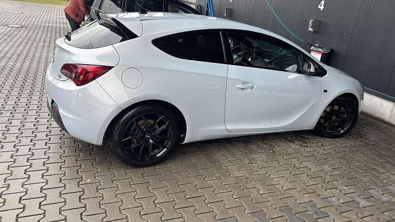 Gebraucht Opel Astra GTC Edition 170 PS (125 kW) 2014 Grau Coupé