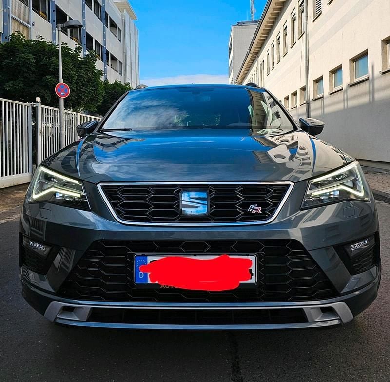 Grau Gebraucht 2020 Seat Ateca FR SUV | 15.990 € (Superpreis) - Bild 1/4