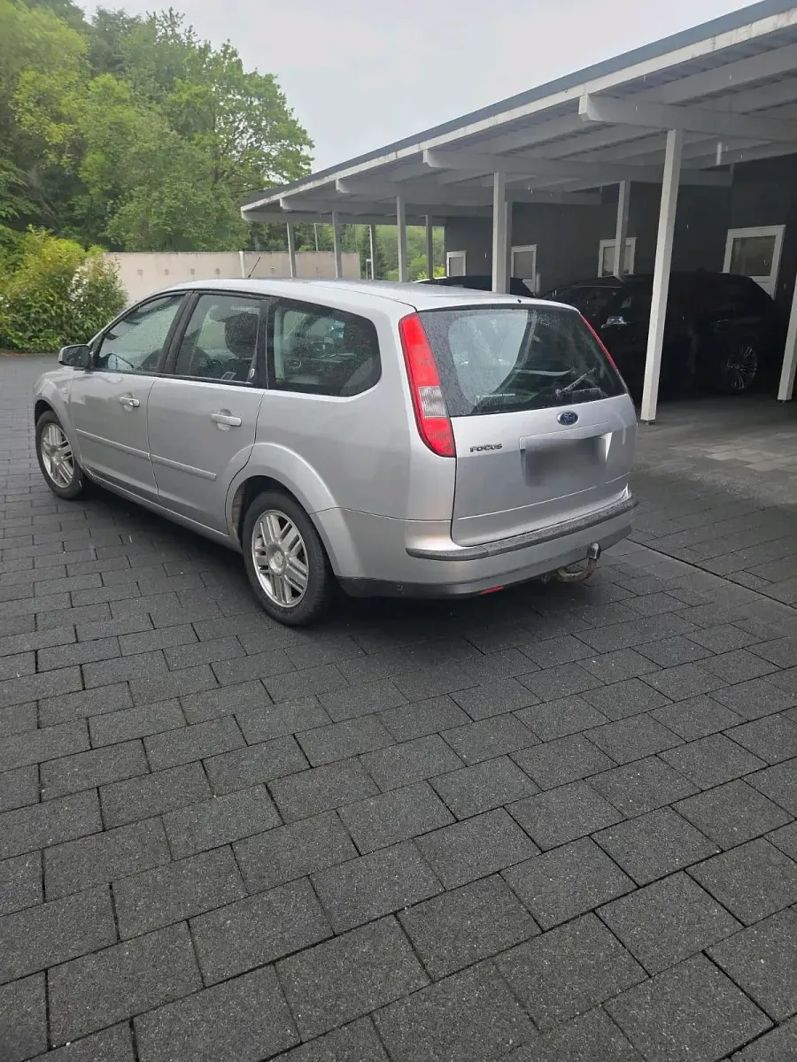 Usata Ford Focus 145 CV (106 kW) 2006 Argento Station wagon