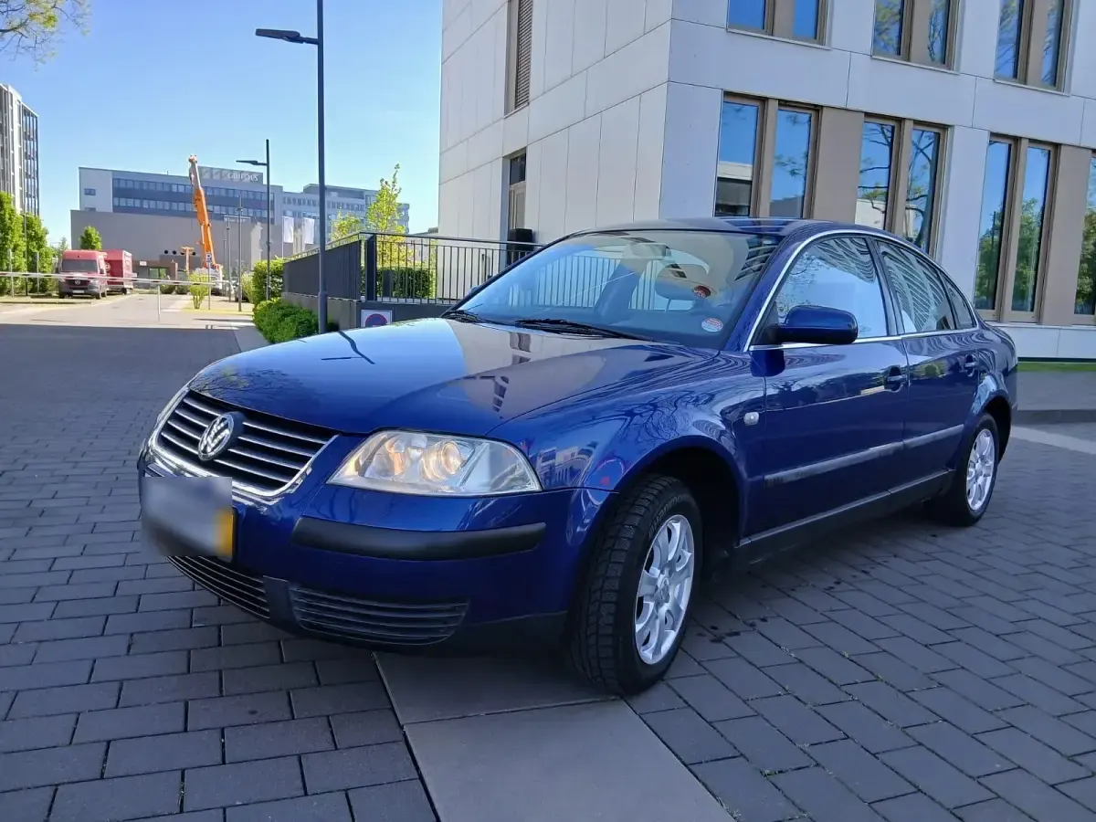 Gebraucht VW Passat 115 PS (84 kW) 2001 Limousine