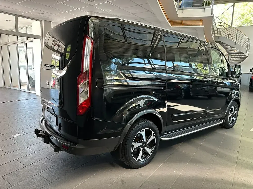 Gebraucht Ford Tourneo Active 150 PS (110 kW) 2023 Schwarz Kombi