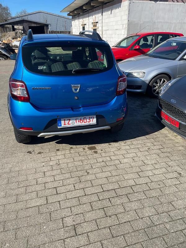 Gebraucht Dacia Sandero 90 PS (66 kW) 2012 Blau Kombi
