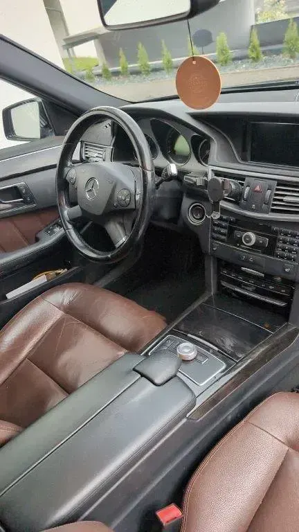 Gebraucht Mercedes E350 Avantgarde 231 PS (169 kW) 2010 Schwarz Kombi