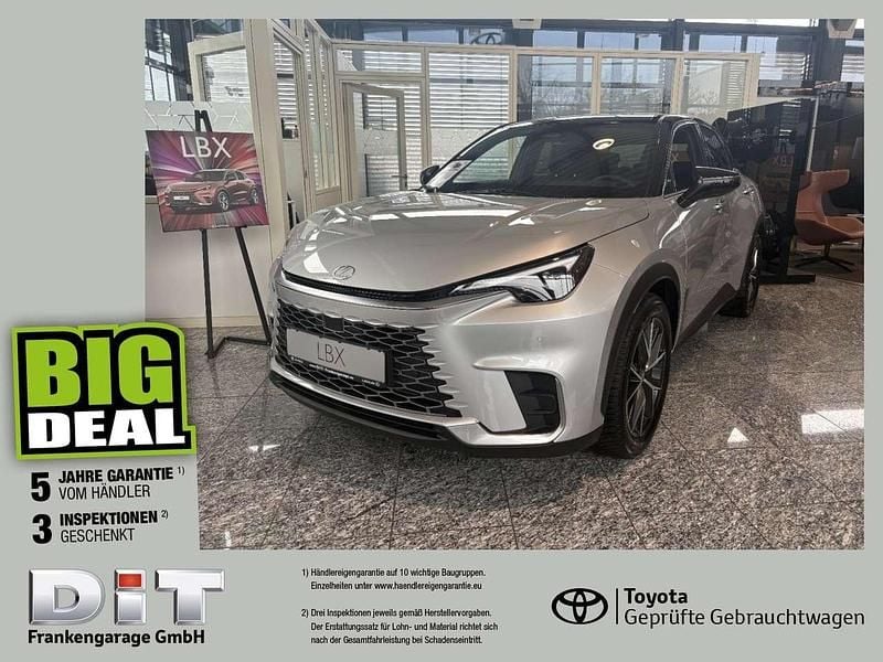 Gebraucht Lexus LBX 136 PS (100 kW) 2024 Silver me (1f7)/ black (202) SUV