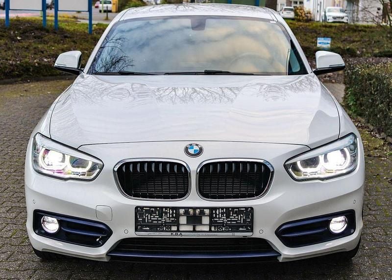 Gebraucht BMW 120 Shadowline 190 PS (139 kW) 2016 Mineralweiss metallic Kleinwagen