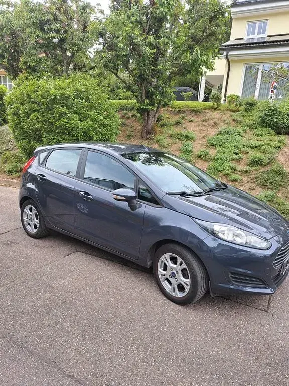 Gebraucht Ford Fiesta SYNC Edition 82 PS (60 kW) 2014 Grau Kleinwagen