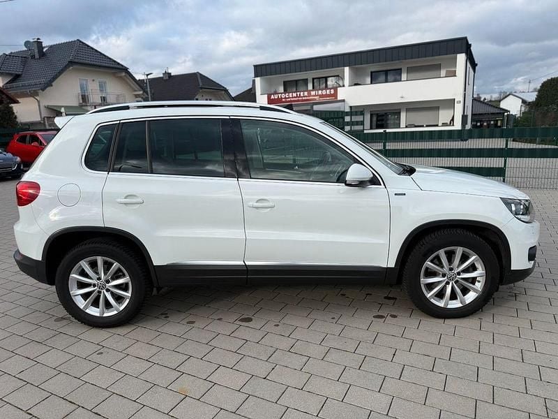 Gebraucht VW Tiguan LOUNGE 160 PS (117 kW) 2015 Weiß SUV