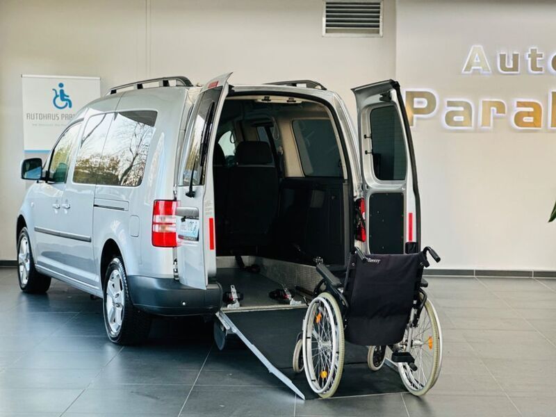 Gebraucht VW Caddy Maxi 105 PS (77 kW) 2011 Silber Van / Kleinbus