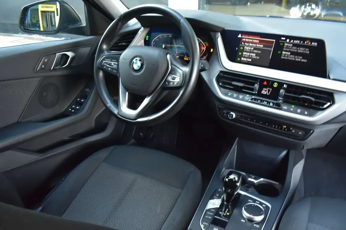 Gebraucht BMW 118 Advantage 136 PS (100 kW) 2024 Schwarz ii Kleinwagen
